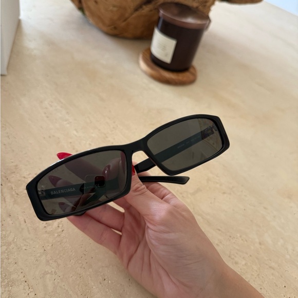 Balenciaga Black Rectangular Sunglasses - Picture 1 of 6